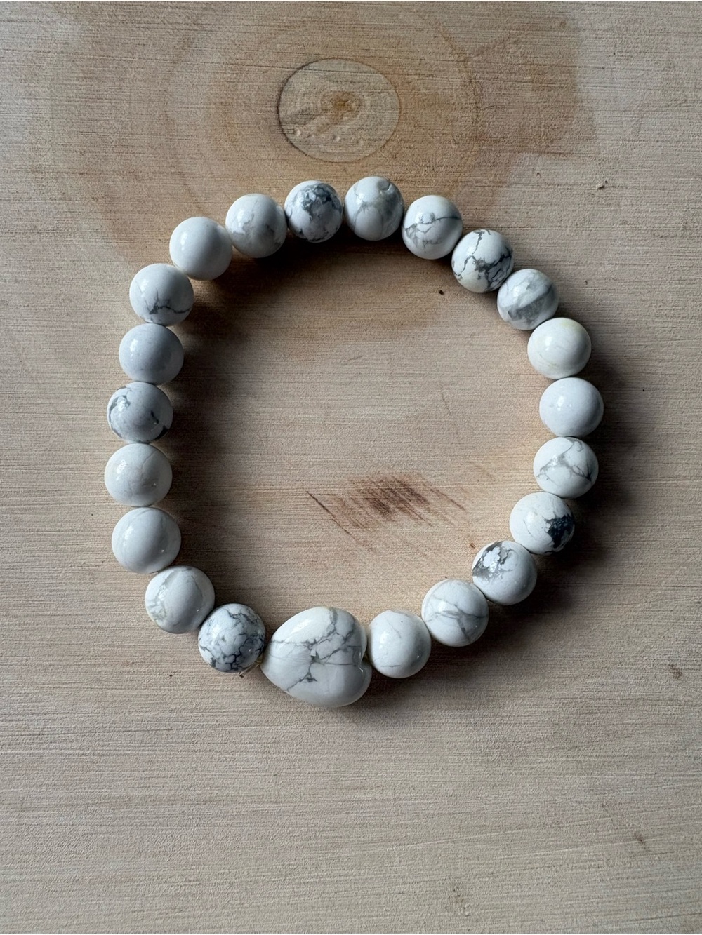 Howlite Beaded Stretch Bracelet - White